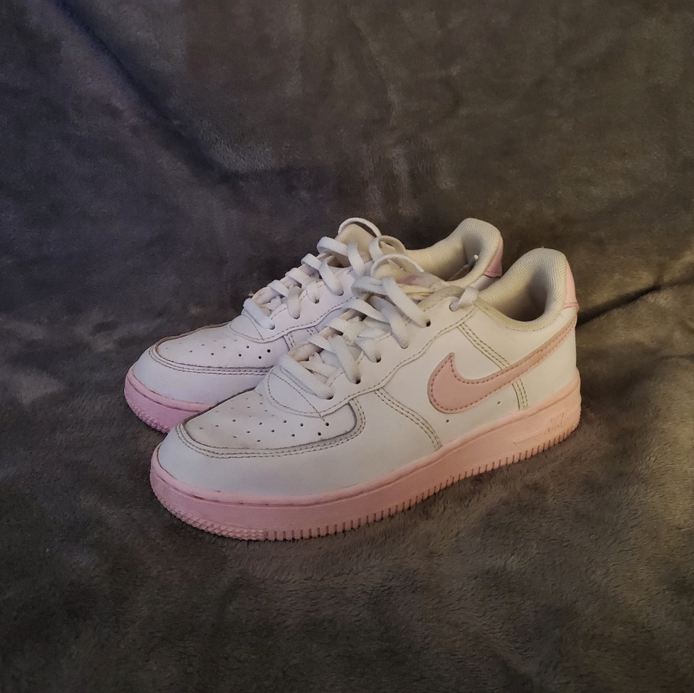 Girls Nike Air Force One size 1.5Y